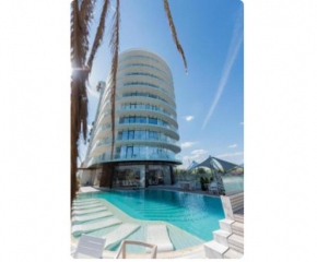 MAMAIA WHITE TOWER